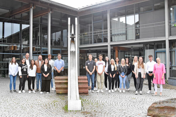 Ausbildungsstart 2023 - Das Landratsamt Schwarzwald-Baar-Kreis begrt seine neuen Auszubildenden und Studierenden