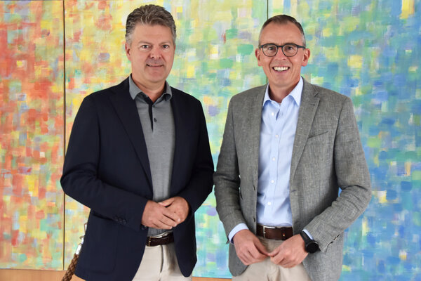 Landrat Sven Hinterseh und MdEP Dr. Andreas Schwab tauschten sich zu aktuellen Themen der Kommunal- und Europapolitik aus. (� Landratsamt Schwarzwald-Baar-Kreis)