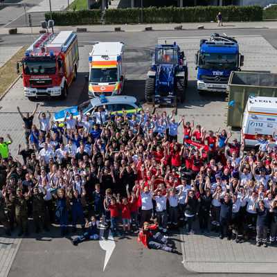Gruppenbild Blaulichttag von oben