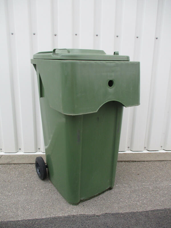 Musterbild eines DU-Beh�lters mit Aufnahmesch�rze, der ausgetauscht werden soll