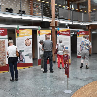 Die Ausstellung im Foyer des Landratsamts ist bis 4. August zu den blichen ffnungszeiten des Hauses sehen.