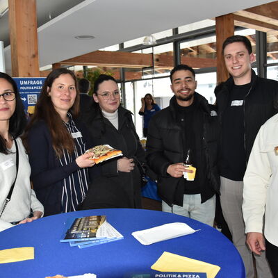 Gesprche - Erstwhlerveranstaltung Politik und Pizza"