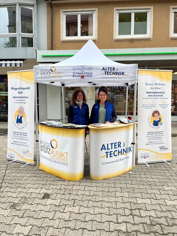 Beratung auf dem Wochenmarkt