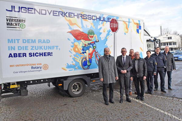 Pressemitteilung Kreisverkehrswacht Schwarzwald-Baar e. V. Gemeinntziger Verein: Neue mobile Jugendverkehrsschule vorgestellt