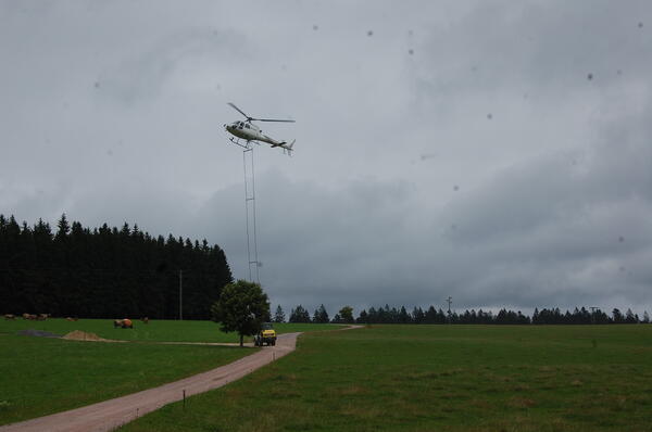 Praktikant Pressestelle - 01.08.2025 - PM 320 - Bild 2 Helikopter Kalkung Neukirch 30.07.25 Forstamt