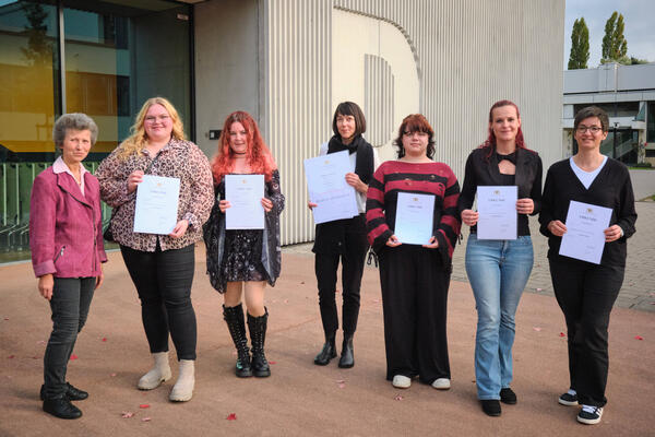 Neu qualifizierte Fachkräfte bei feierlicher Urkundenübergabe in den Berufen der Hauswirtschaft geehrt