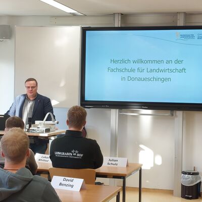 Fachschule fr Landwirtschaft: 23 Landwirte beginnen Ausbildung zum Wirtschafter fr Landbau