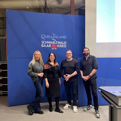 v. l.: Victoriia Shebeda, Integrationsbeauftragte Unterkirnach, Ilona Kelemen, Koordinierung Integration Schwarzwald-Baar-Kreis, Markus Peuser, Gr�nder StartDeutsch und Daniel Springmann, Sachgebietsleitung und stellvertretender Amtsleiter.