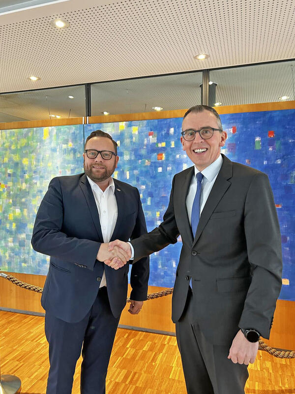 Landrat Sven Hinterseh empf&auml;ngt Tribergs B&uuml;rgermeister Sven Ketterer zum Antrittsbesuch