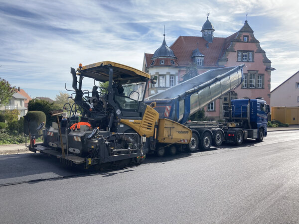 Die Sanierung der Kreisstra�e K 5706 (Dei�linger Stra�e) in Dauchingen abgeschlossen. Die Ma�nahme wurde auf einer Strecke von rund 350 Metern durchgef�hrt.