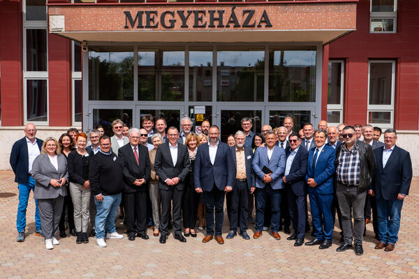 Anl�sslich des 30-j�hrigen Partnerschaftsjubil�ums des Schwarzwald-Baar-Kreises mit dem ungarischen Komitat B�cs-Kiskun reiste eine Delegation mit Landrat Sven Hinterseh zu den Feierlichkeiten nach Ungarn.