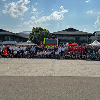 Gruppenbild Blaulichttag(1)