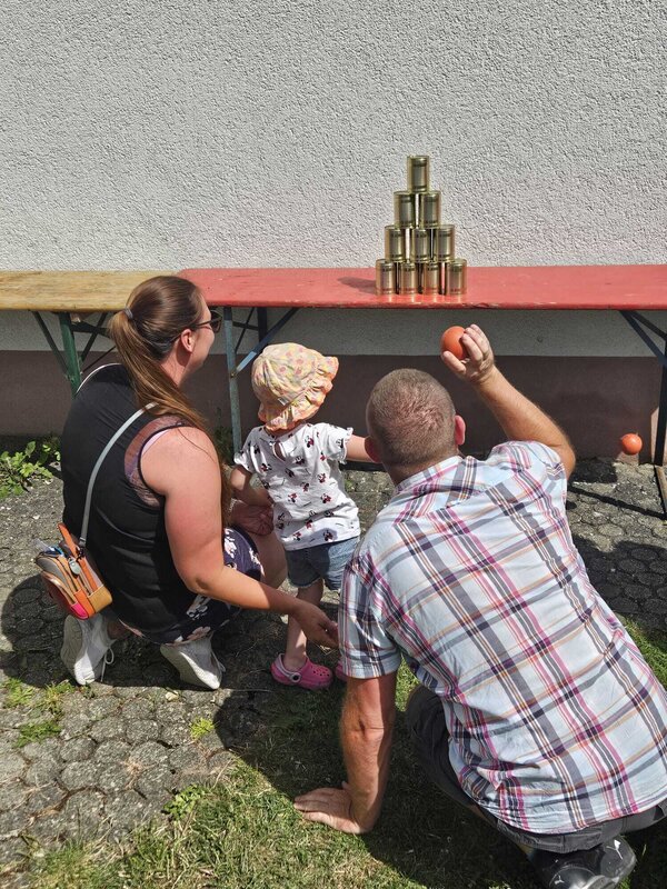 Der Pflegekinderdienst des Schwarzwald-Baar-Kreises feierte sein Sommerfest f�r Pflegefamilien mit einem abwechslungsreichen Tag mit vielen Spiel- und Begegnungsm�glichkeiten.